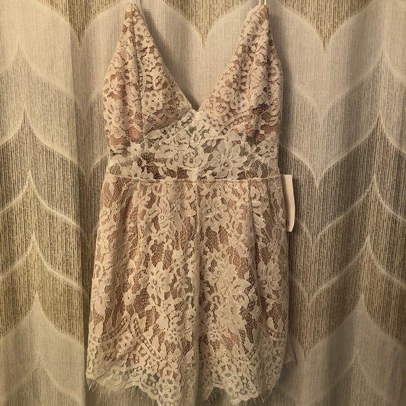 Lace Romper - Picture 3 of 5